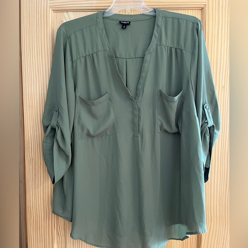 Torrid‎ Women’s Olive Green 3/4 Sleeve Pullover Blouse Size 4